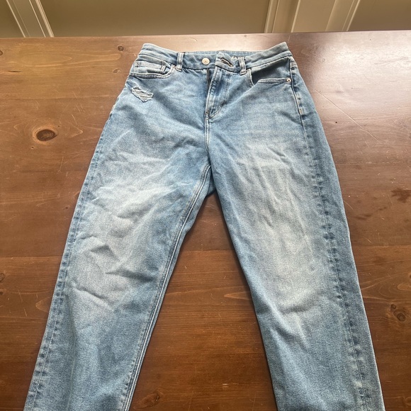 American eagle size 2 short mom jeans - Picture 2 of 3